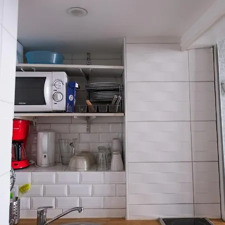 This Studio Offer A Good Deal Between Location + Cost + Quality !