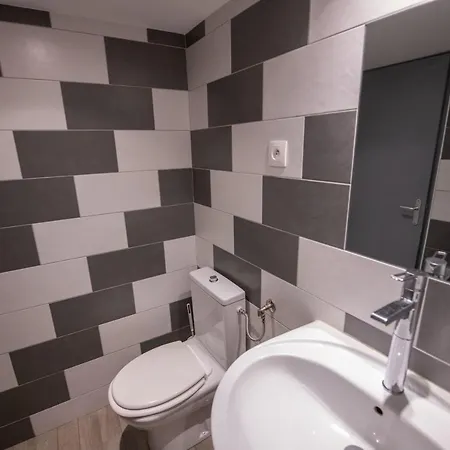 This Studio Offer A Good Deal Between Location + Cost + Quality ! Apartment *