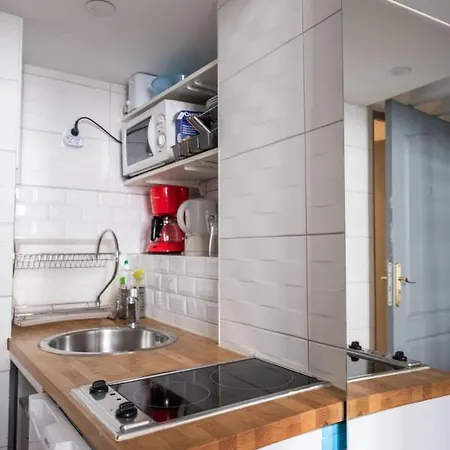 This Studio Offer A Good Deal Between Location + Cost + Quality ! *